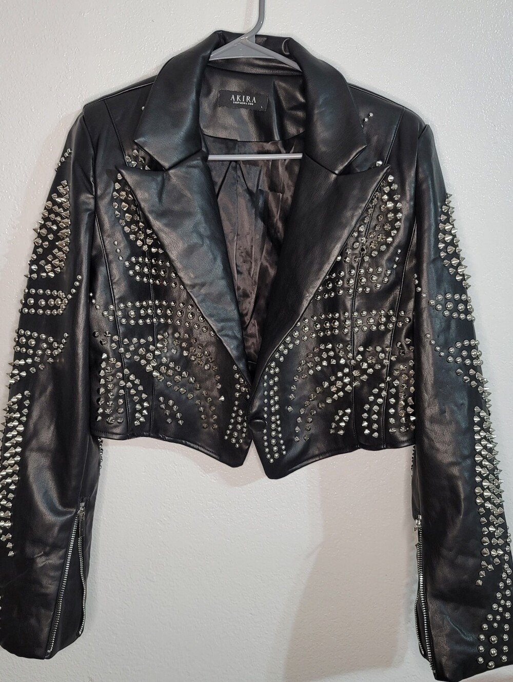 AKIRA Black Studded Faux Leather Cropped Moto Jacket Size L Punk Rock Glam NWOT